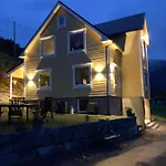 Villa Nesje Gardstun