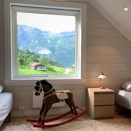 Villa Nesje Gardstun Oppstryn