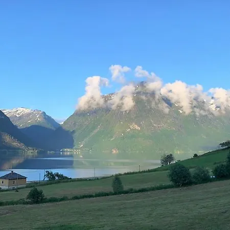 Nesje Gardstun Oppstryn
