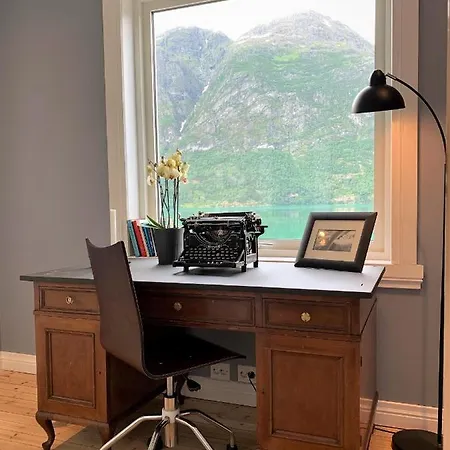 Villa Nesje Gardstun Oppstryn