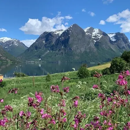 Nesje Gardstun Villa Oppstryn