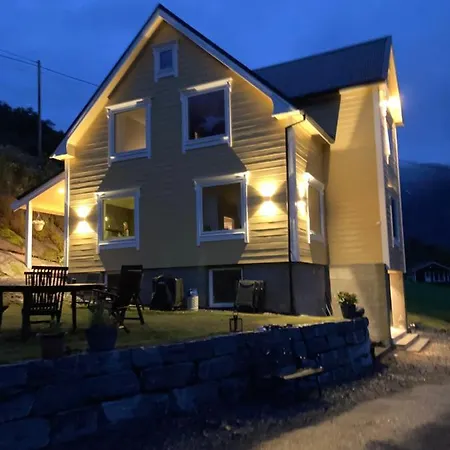 Villa Nesje Gardstun