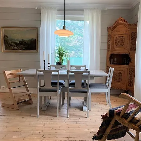 Nesje Gardstun Villa Oppstryn